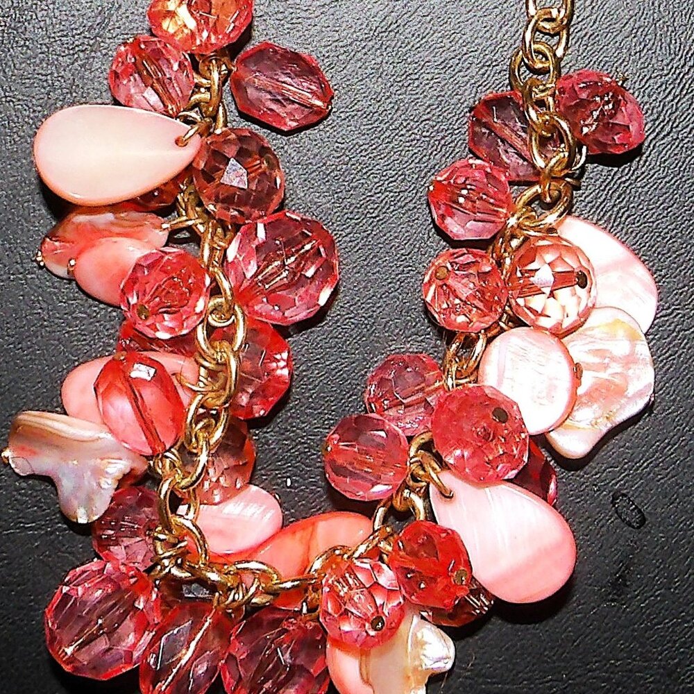Pick necklace